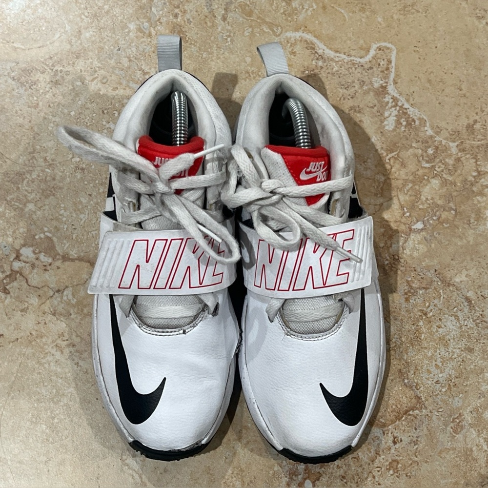 Nike Kid's Team Hustle D8 GS 'Just Do It' Sneakers AQ9977-100 White Sz 6.5Y